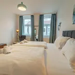 Josef\'S Home I Maxi Apartment I Near Uno, Vic